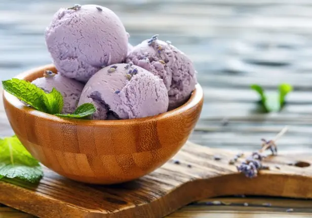 Glace à la lavande